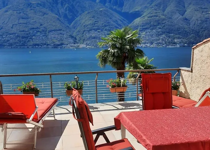 With Panoramic View & Terrace In Pino, Maggiore - Casa Roccia No 5 *